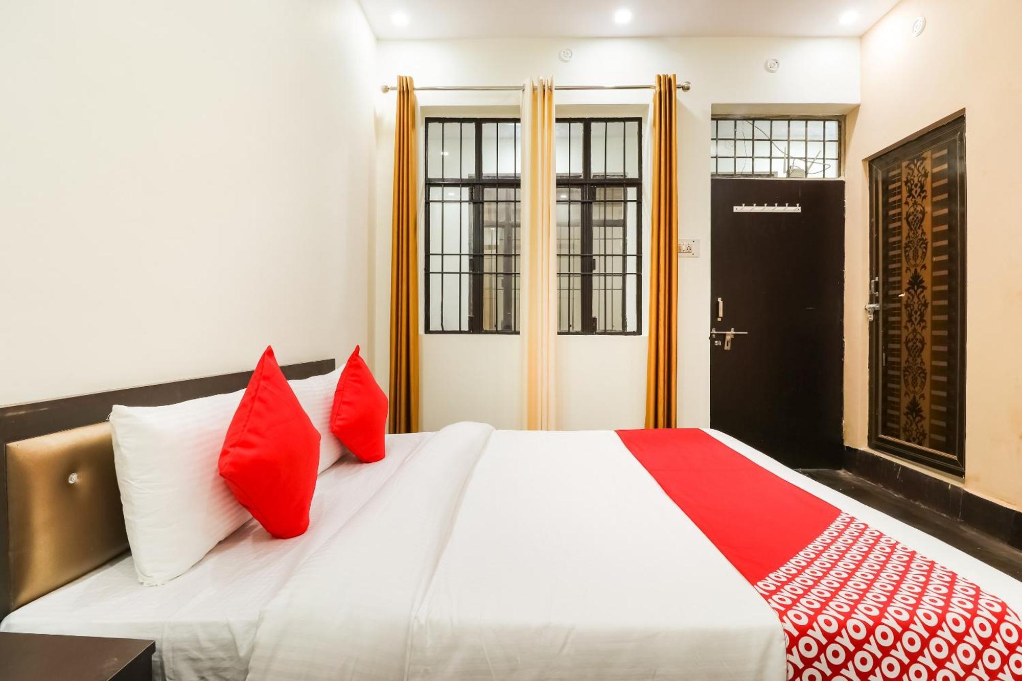 Oyo Hotel Pacifica Near Phoenix United Лакхнау Экстерьер фото