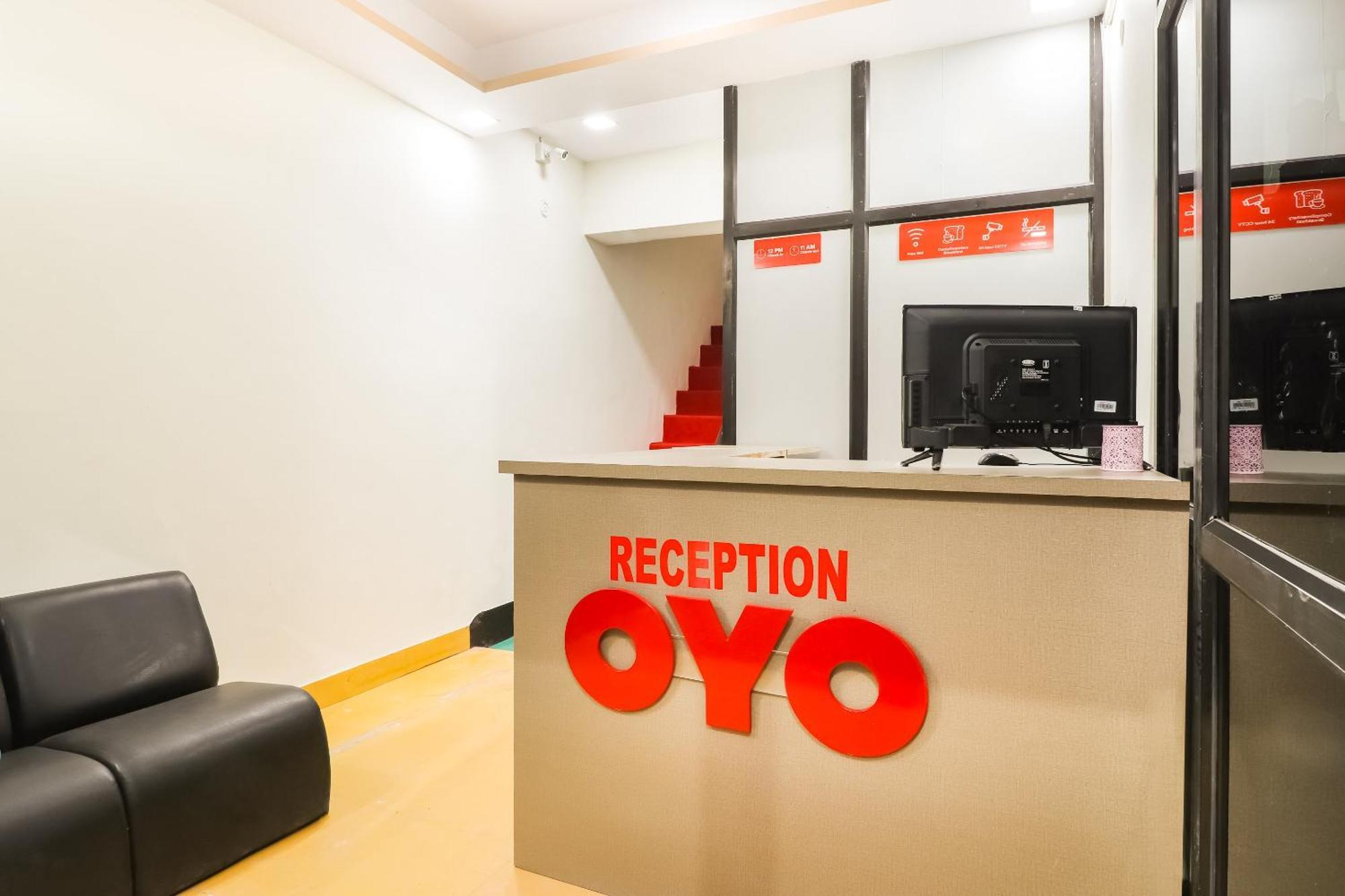 Oyo Hotel Pacifica Near Phoenix United Лакхнау Экстерьер фото